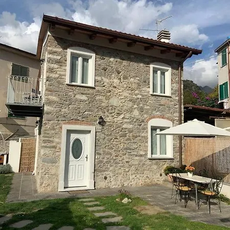 Casa In Pietra In Antico Borgo Vicino Al Centro Lejlighed